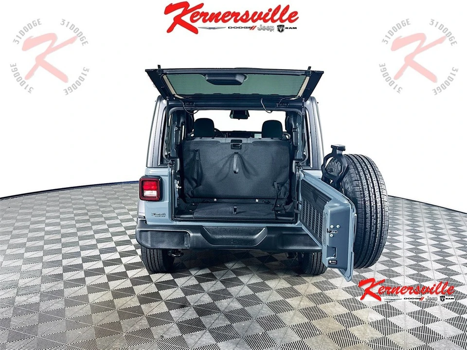 2026 Jeep JL Wrangler - Image 16 of 21