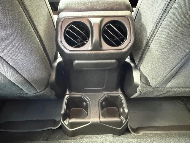 2026 Jeep JL Wrangler - Image 16 of 31