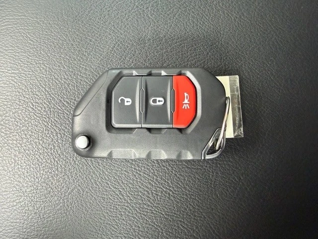 2026 Jeep JL Wrangler - Image 30 of 31