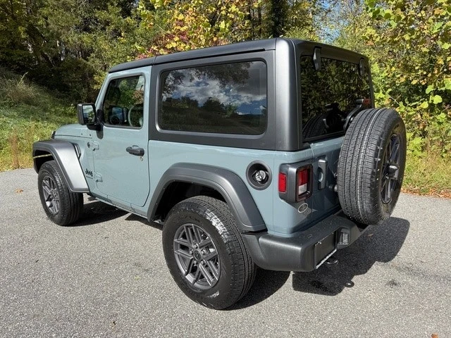 2026 Jeep JL Wrangler - Image 9 of 31