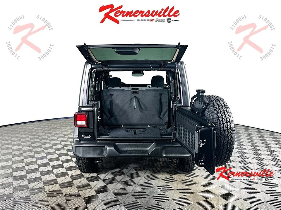 2026 Jeep JL Wrangler - Image 16 of 21