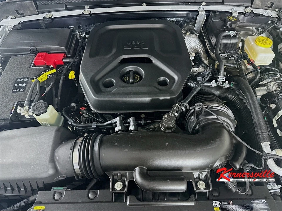 2026 Jeep JL Wrangler - Image 18 of 21