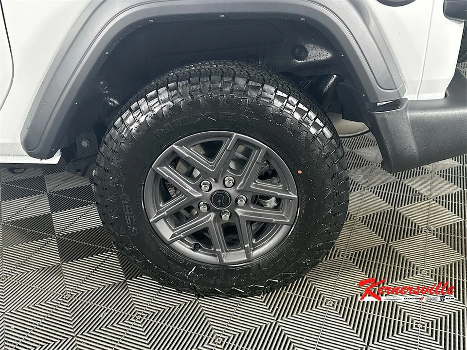 2026 Jeep JL Wrangler - Image 17 of 21