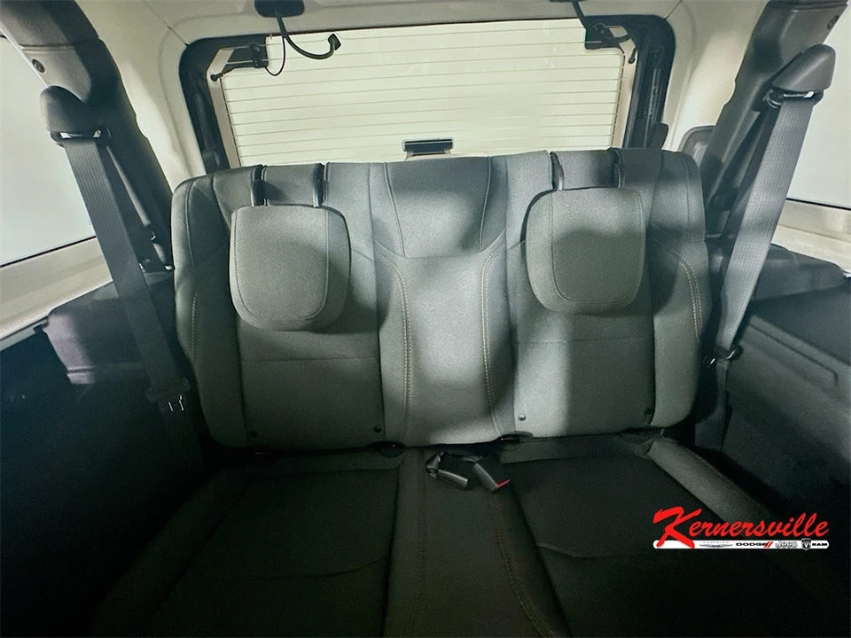 2026 Jeep JL Wrangler - Image 10 of 21
