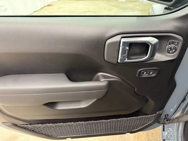 2026 Jeep JL Wrangler - Image 14 of 24