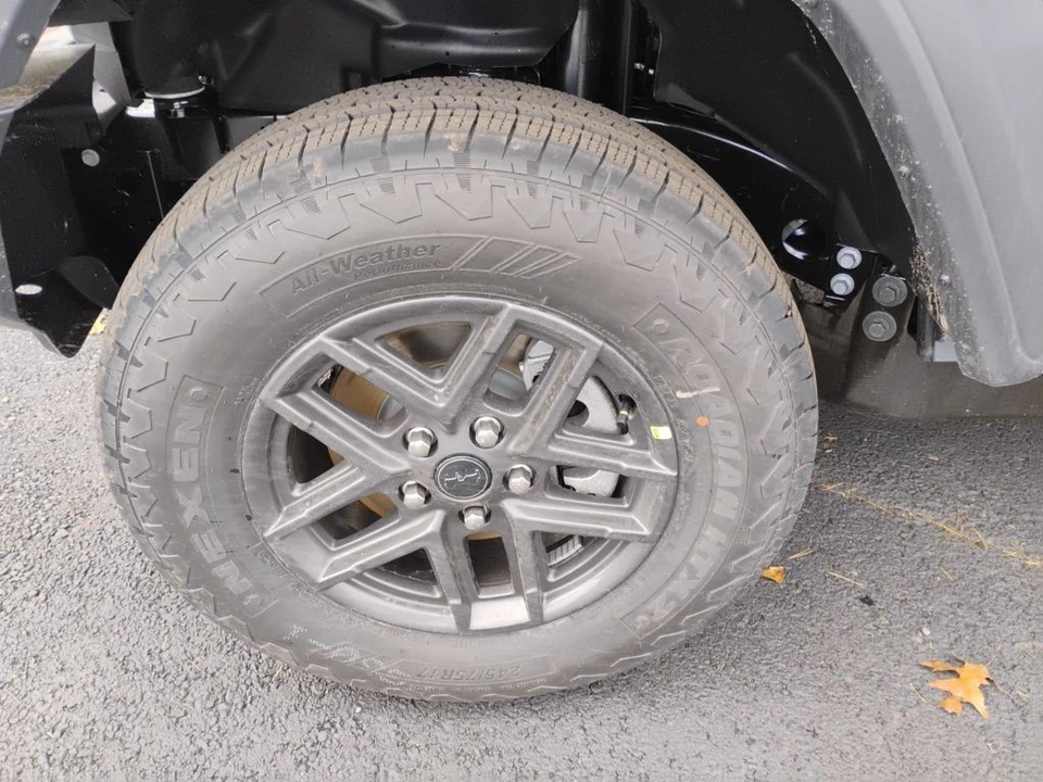 2026 Jeep JL Wrangler - Image 9 of 12