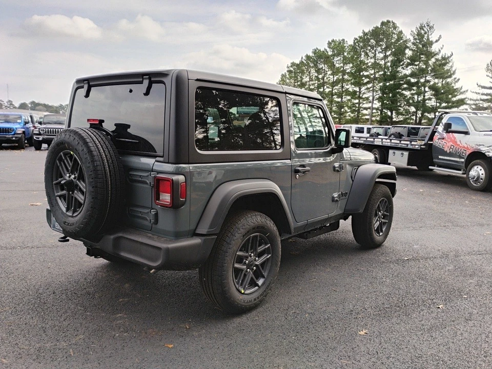 2026 Jeep JL Wrangler - Image 5 of 12
