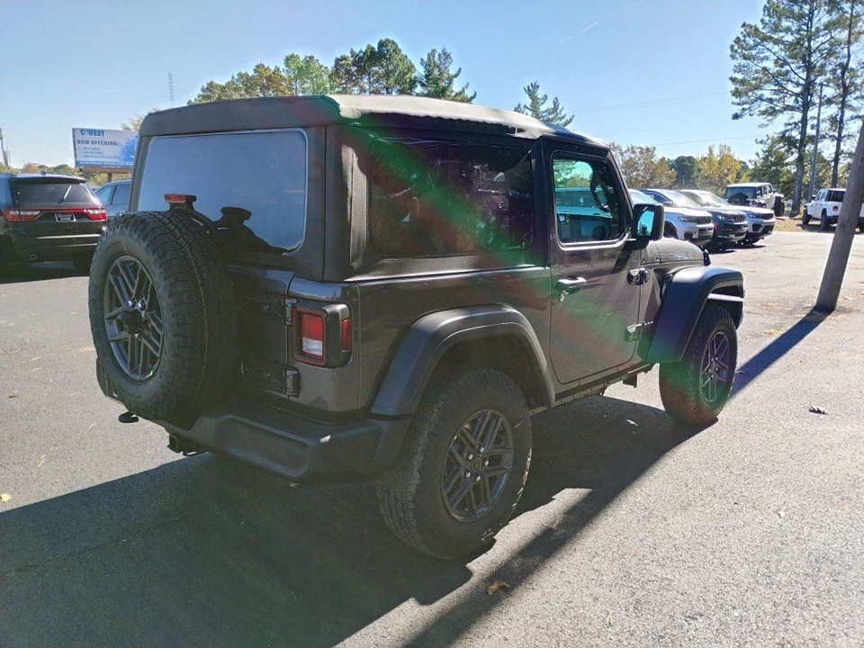 2026 Jeep JL Wrangler - Image 5 of 12