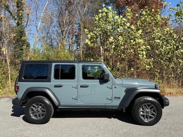 2026 Jeep JL Wrangler - Image 6 of 21