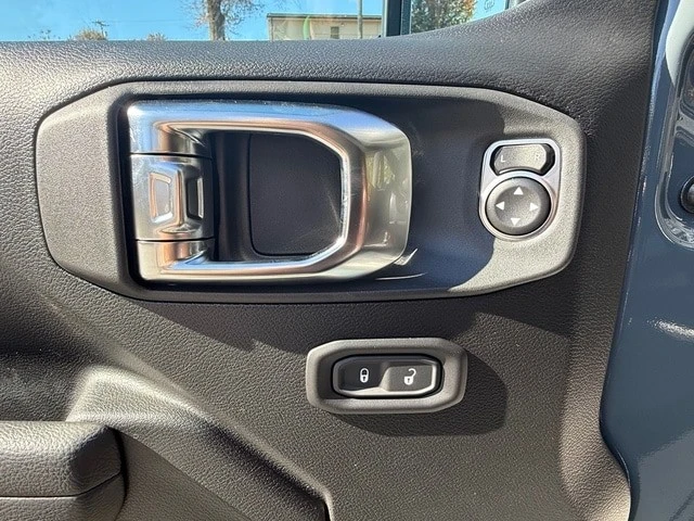 2026 Jeep JL Wrangler - Image 13 of 21
