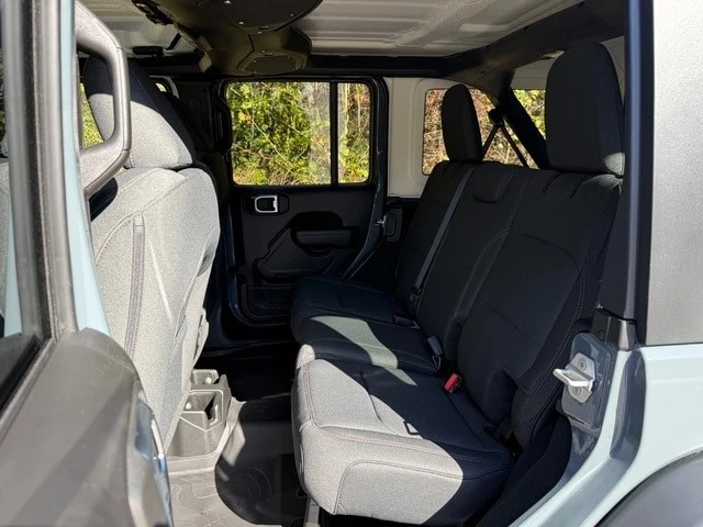 2026 Jeep JL Wrangler - Image 15 of 21