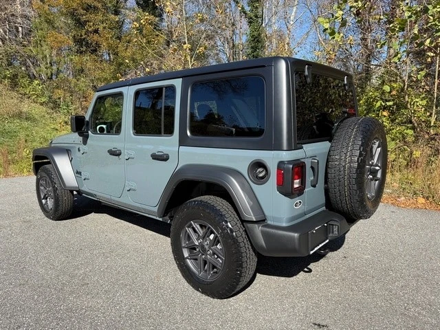 2026 Jeep JL Wrangler - Image 9 of 21