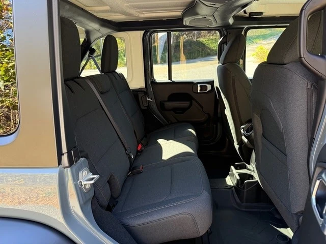 2026 Jeep JL Wrangler - Image 19 of 21