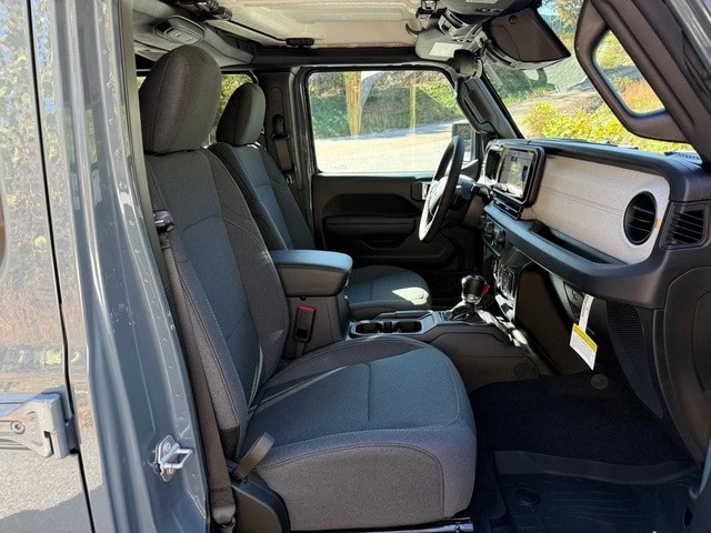 2026 Jeep JL Wrangler - Image 20 of 21