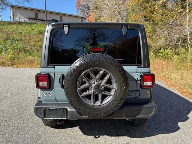 2026 Jeep JL Wrangler - Image 8 of 21