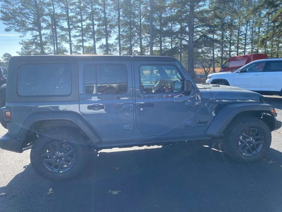 2026 Jeep JL Wrangler - Image 4 of 12