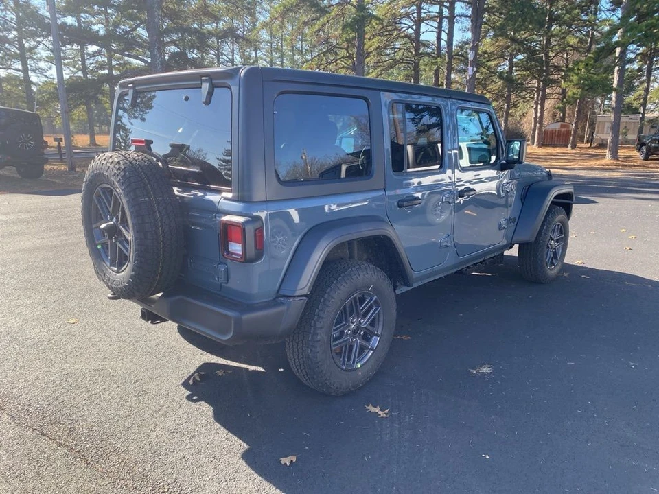 2026 Jeep JL Wrangler - Image 5 of 12