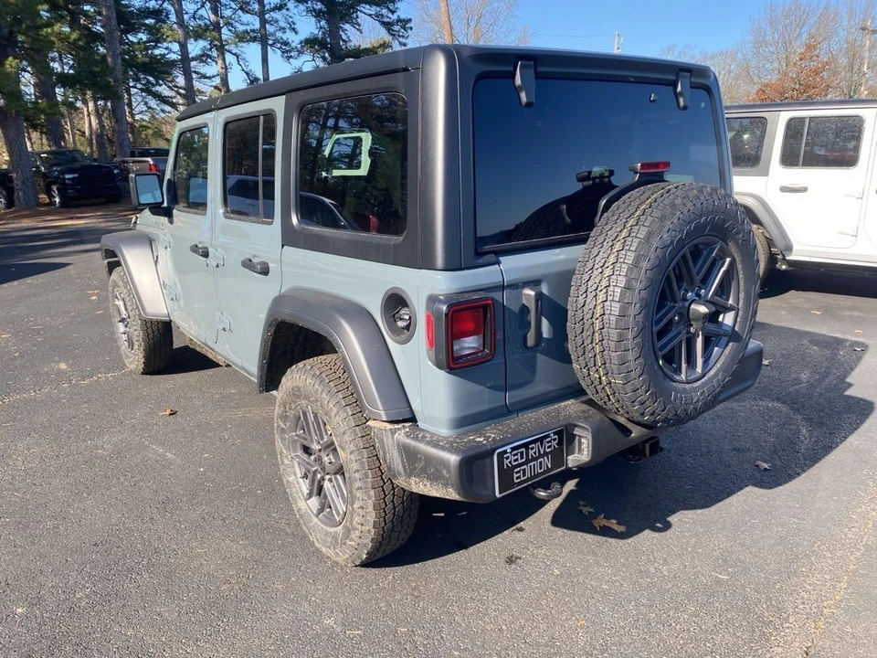 2026 Jeep JL Wrangler - Image 7 of 12