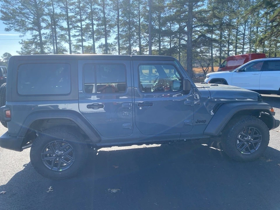 2026 Jeep JL Wrangler - Image 4 of 12