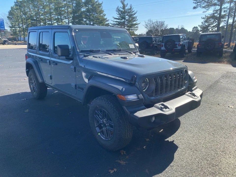 2026 Jeep JL Wrangler - Image 3 of 12