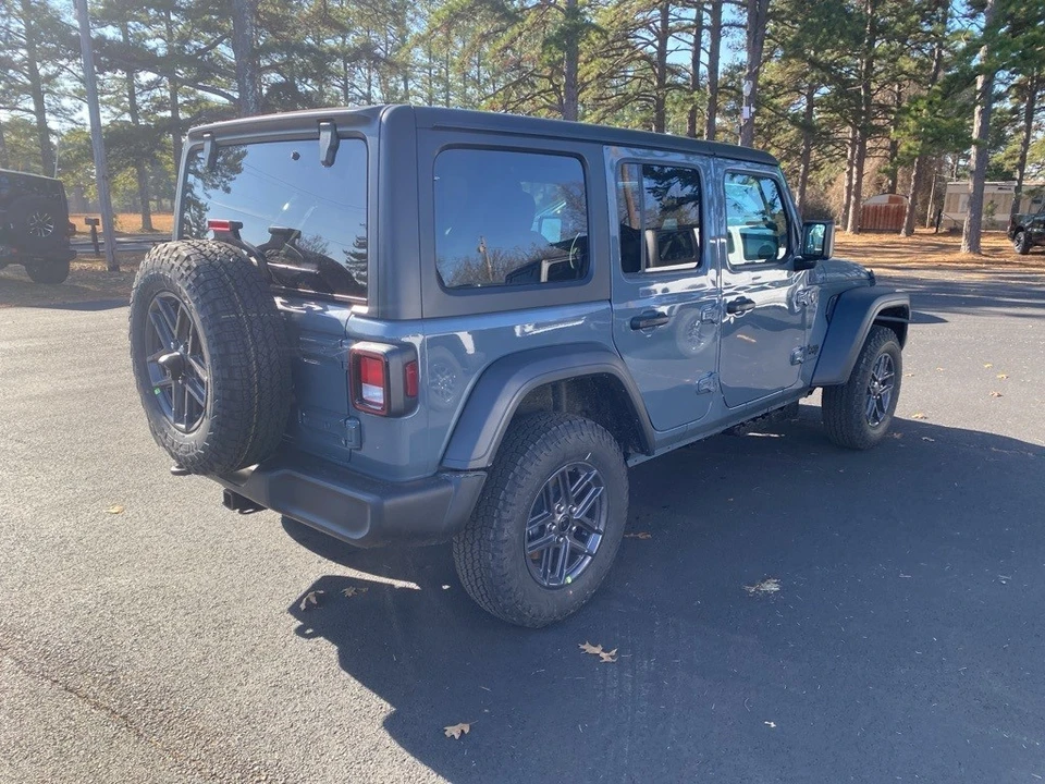 2026 Jeep JL Wrangler - Image 5 of 12