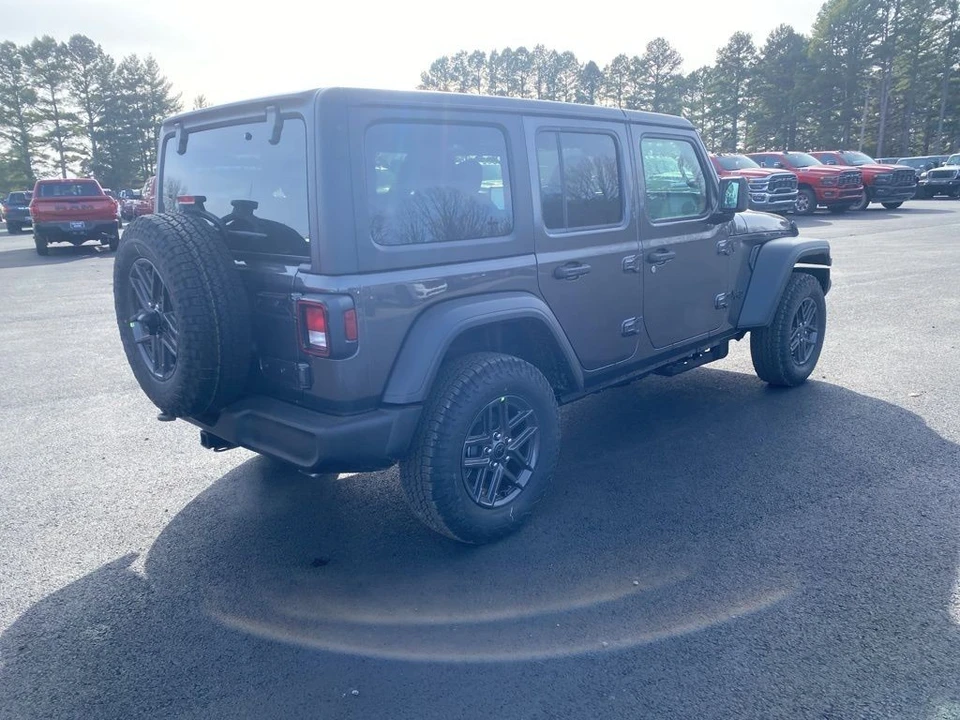 2026 Jeep JL Wrangler - Image 5 of 12