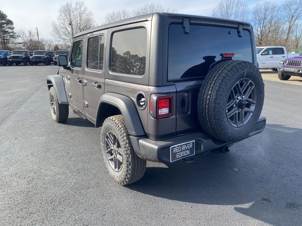 2026 Jeep JL Wrangler - Image 7 of 12
