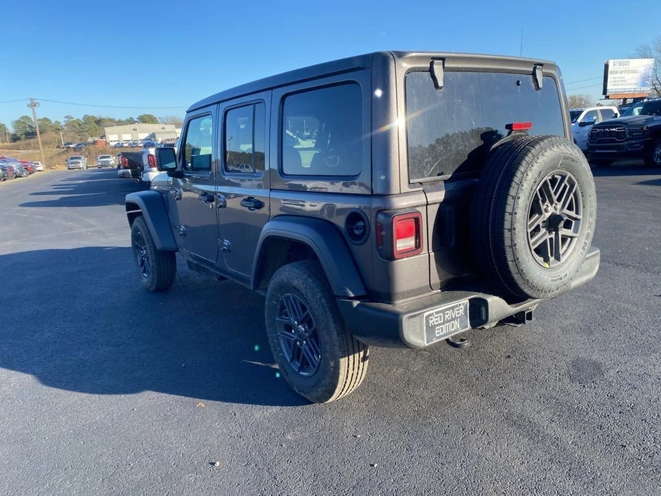 2026 Jeep JL Wrangler - Image 7 of 12