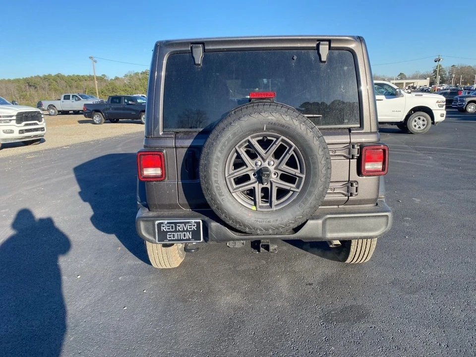 2026 Jeep JL Wrangler - Image 6 of 12