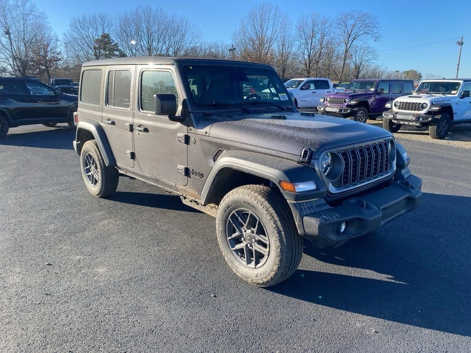 2026 Jeep JL Wrangler - Image 3 of 12