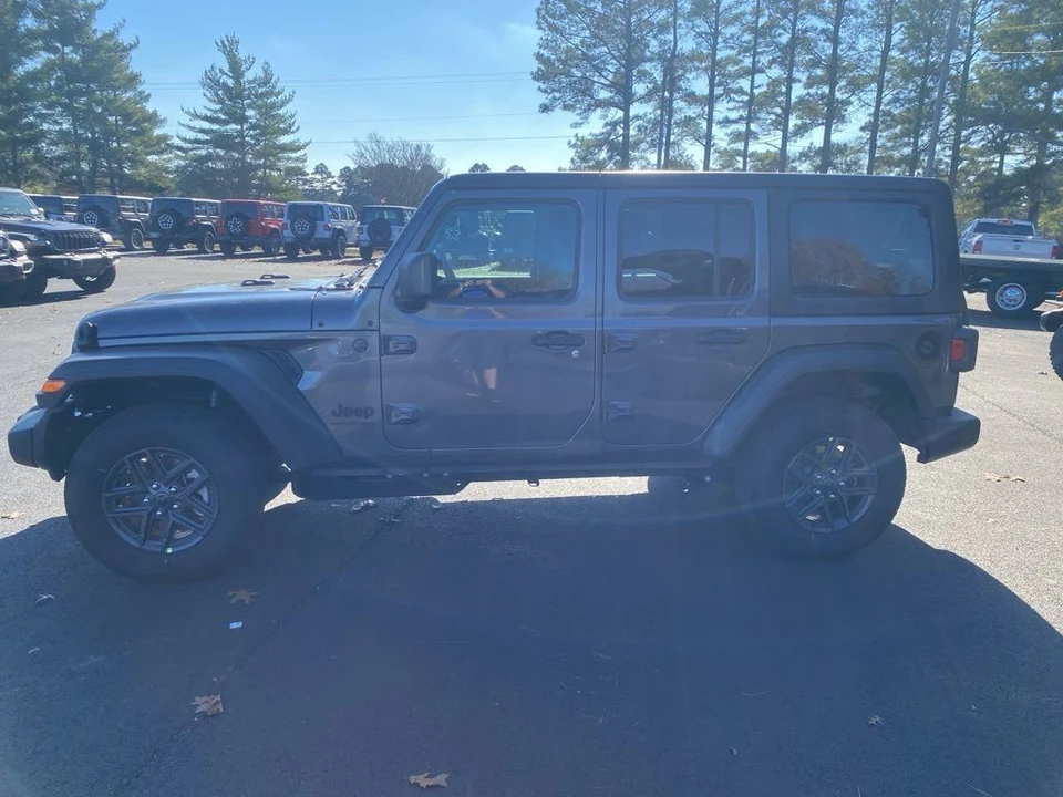 2026 Jeep JL Wrangler - Image 8 of 12