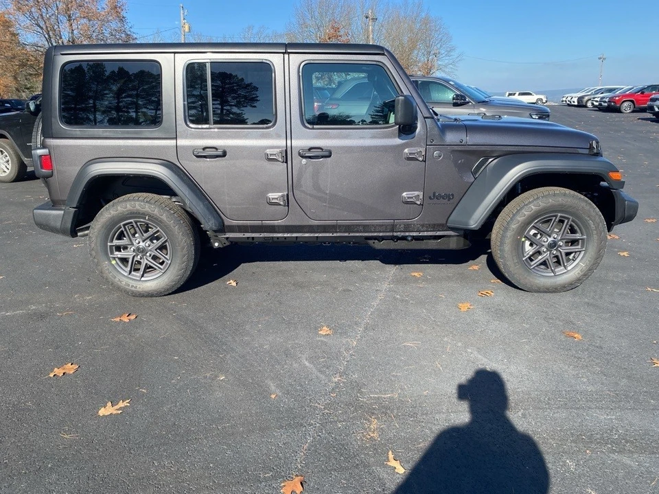 2026 Jeep JL Wrangler - Image 4 of 12