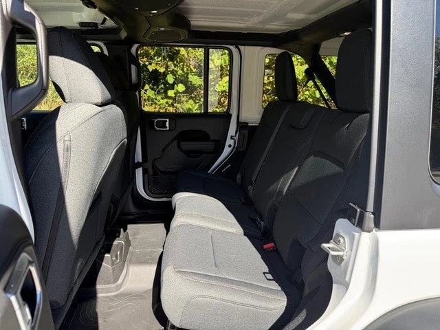 2026 Jeep JL Wrangler - Image 15 of 21
