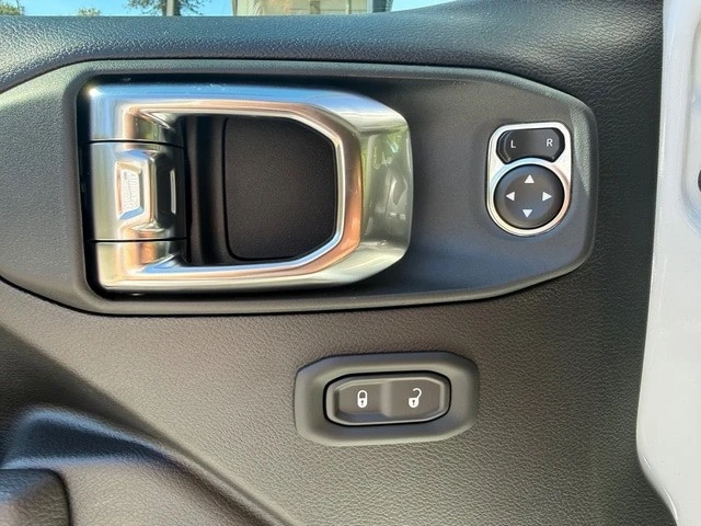 2026 Jeep JL Wrangler - Image 13 of 21