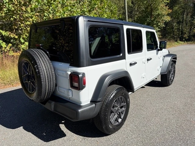 2026 Jeep JL Wrangler - Image 7 of 21