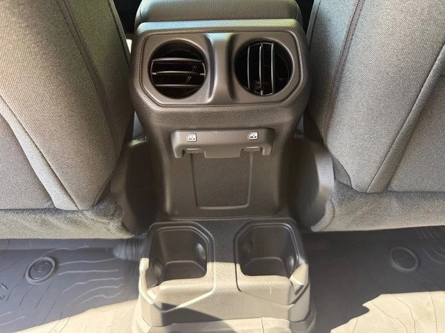 2026 Jeep JL Wrangler - Image 16 of 21