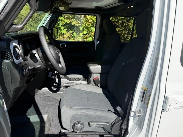 2026 Jeep JL Wrangler - Image 12 of 21