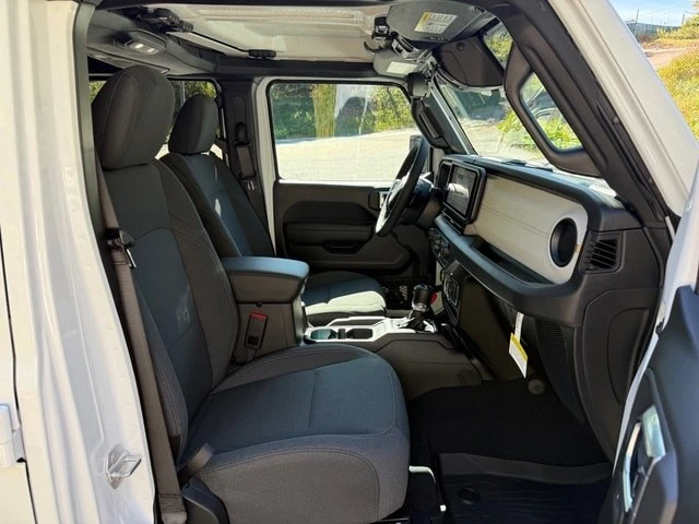 2026 Jeep JL Wrangler - Image 20 of 21