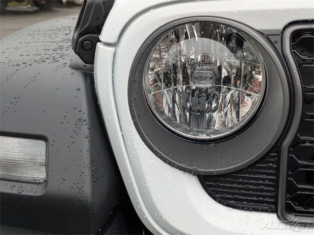 2026 Jeep JL Wrangler - Image 10 of 12