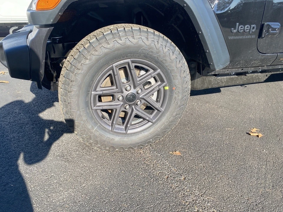 2026 Jeep JL Wrangler - Image 9 of 12