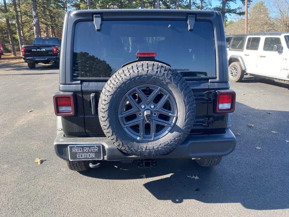 2026 Jeep JL Wrangler - Image 6 of 12