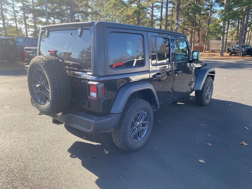 2026 Jeep JL Wrangler - Image 5 of 12