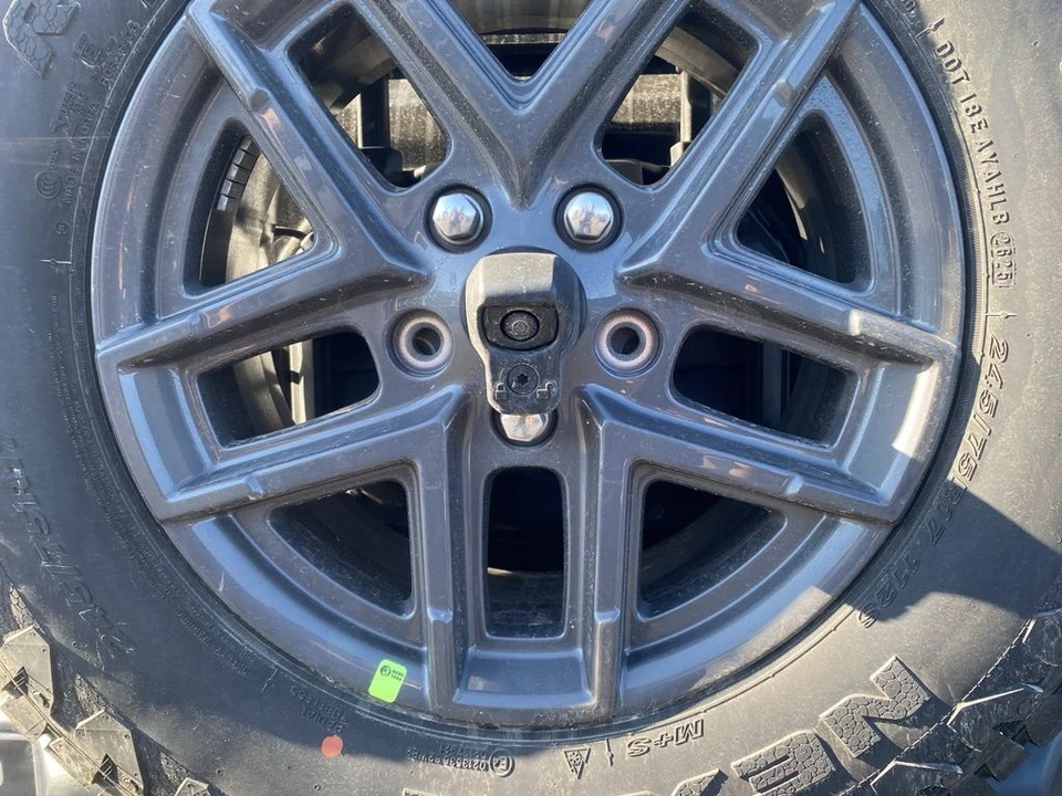 2026 Jeep JL Wrangler - Image 11 of 12