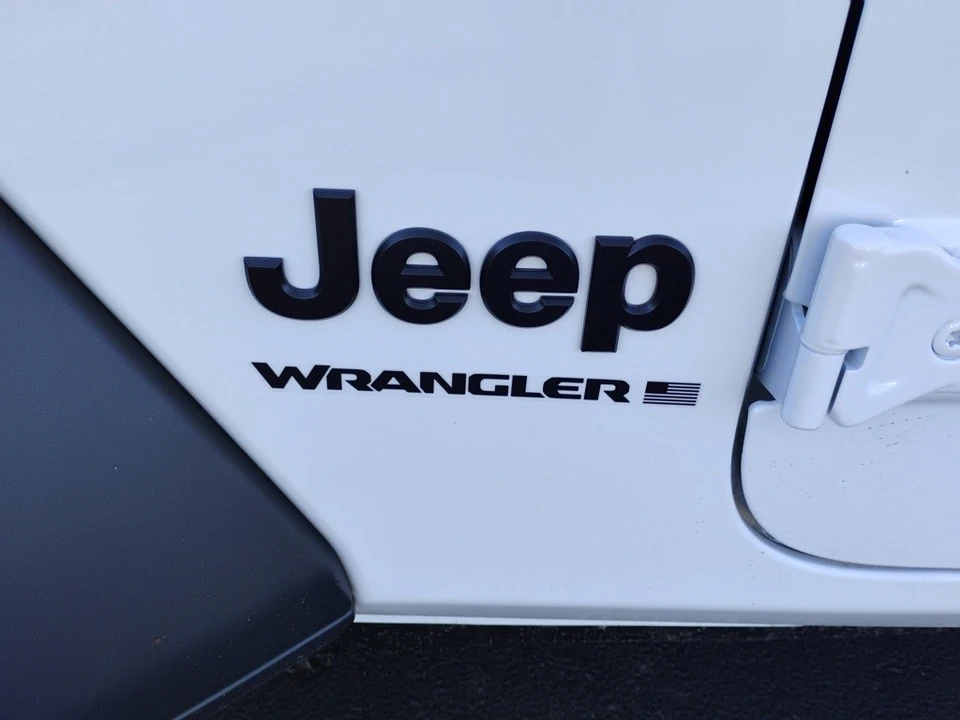 2026 Jeep JL Wrangler - Image 10 of 12