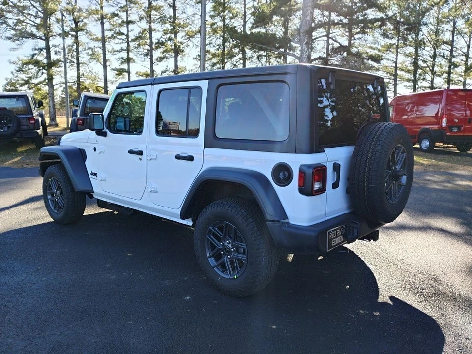 2026 Jeep JL Wrangler - Image 7 of 12