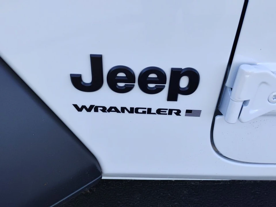 2026 Jeep JL Wrangler - Image 10 of 12