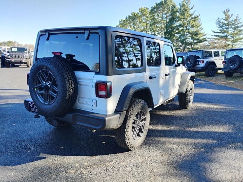 2026 Jeep JL Wrangler - Image 5 of 12