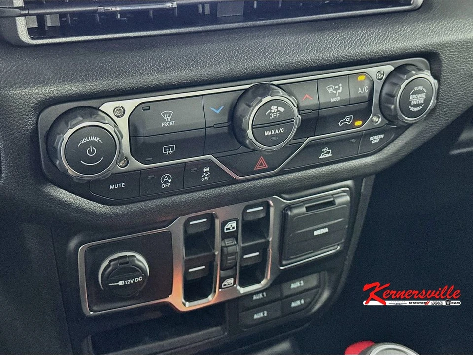 2026 Jeep JL Wrangler - Image 15 of 21