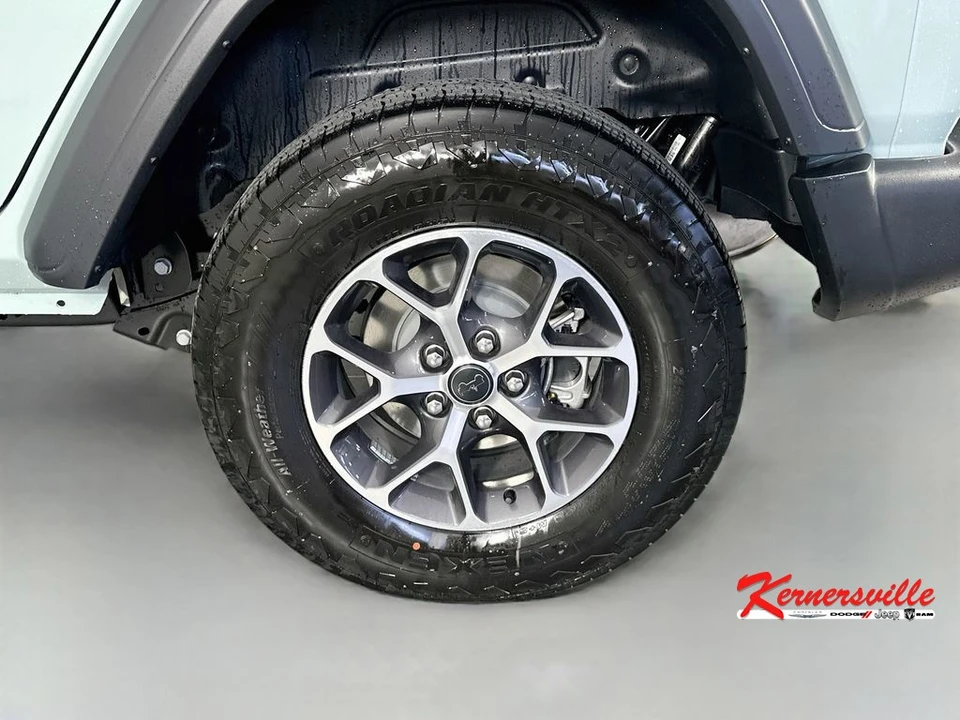 2026 Jeep JL Wrangler - Image 17 of 21