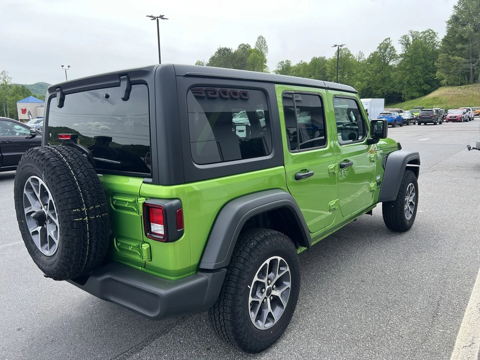 2026 Jeep JL Wrangler - Image 4 of 24